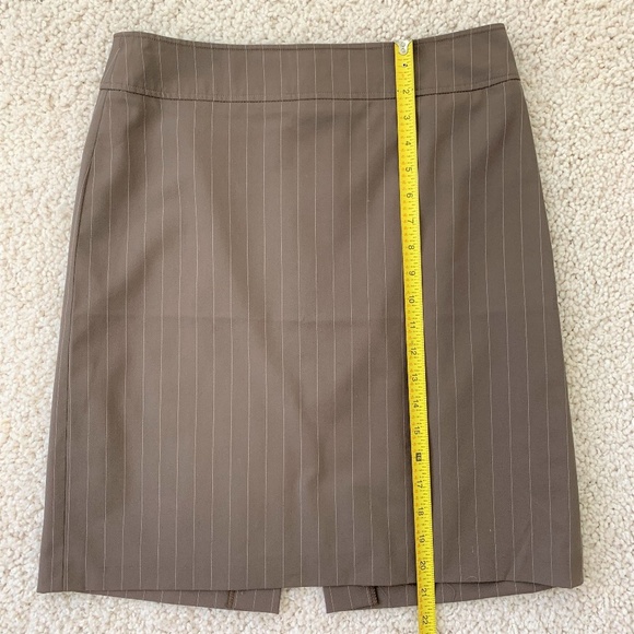 Betty Barclay !! chic skirt Size 8 taupe mud brown - Picture 4 of 5